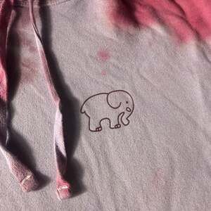 Ivory Ella Pink and Purple Tie Dye Elephant Logo Pullover Hoodie Size M